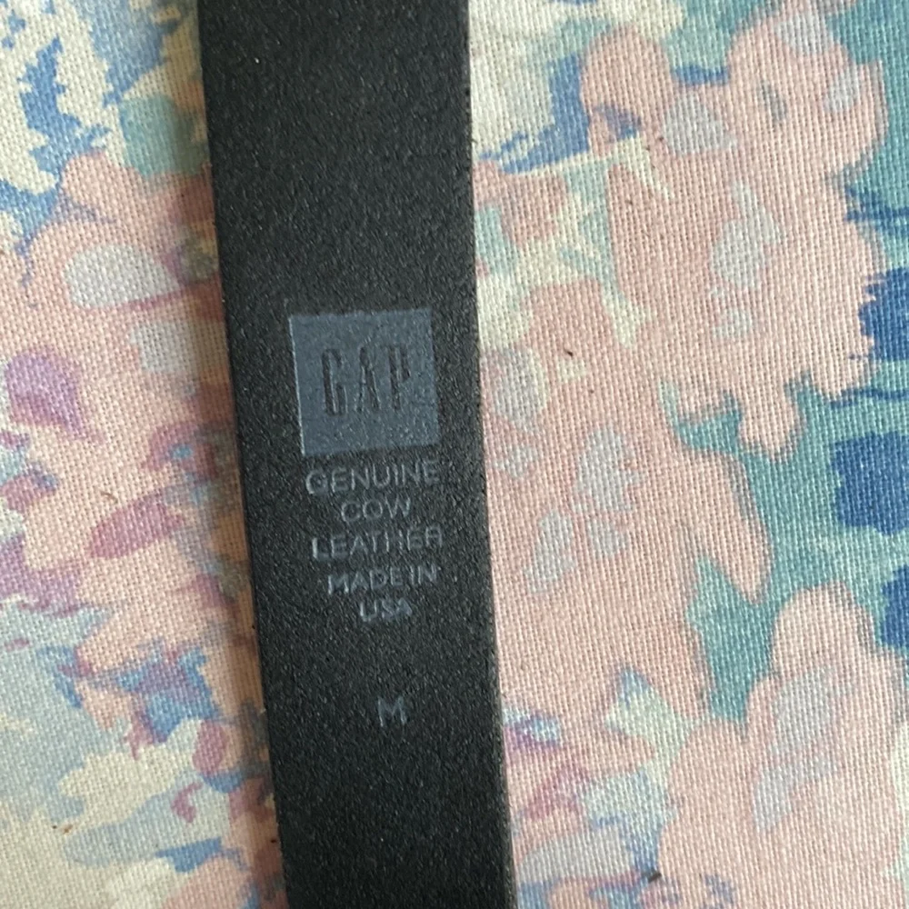 GAP girls butterfly belt genuine leather. Size Medium